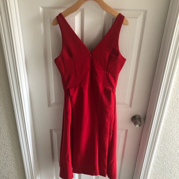 HARLYN Red Lip Dress - Picture 4 of 4